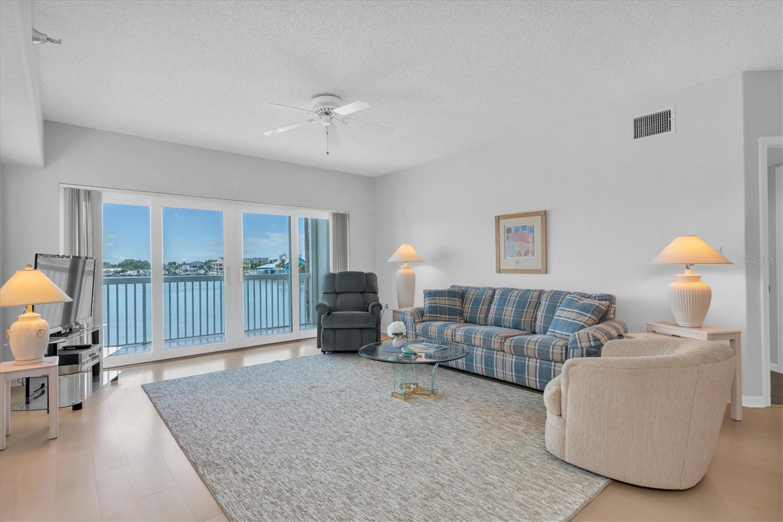CAPTIVA CAY - Residential