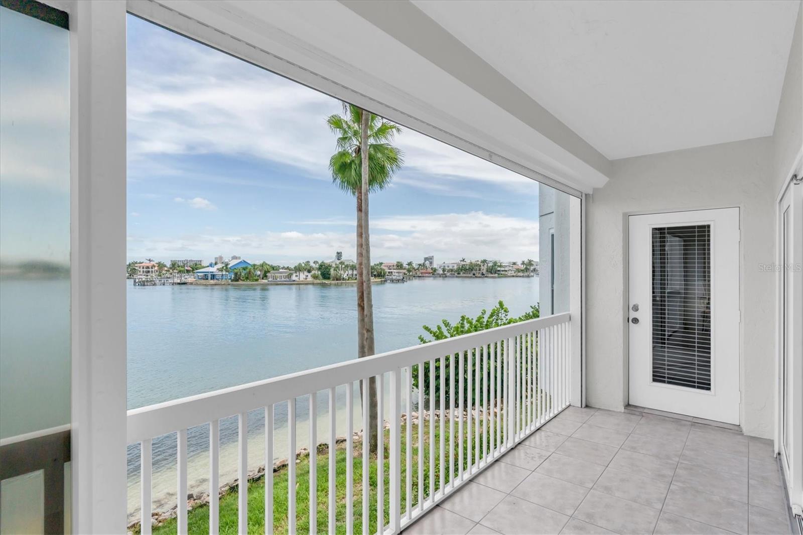 CAPTIVA CAY - Residential