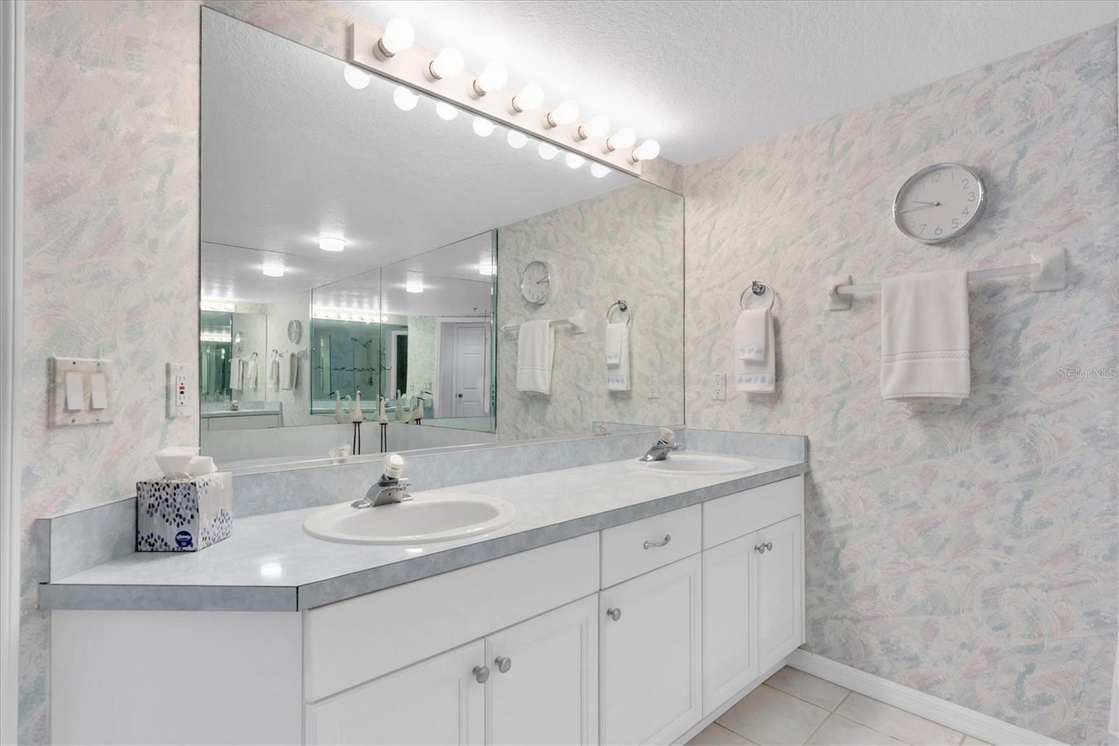CAPTIVA CAY - Residential