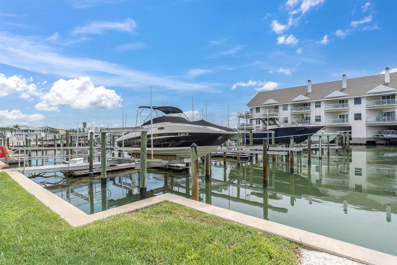 CAPTIVA CAY - Residential