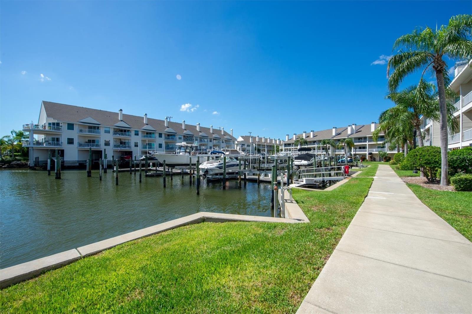 CAPTIVA CAY - Residential