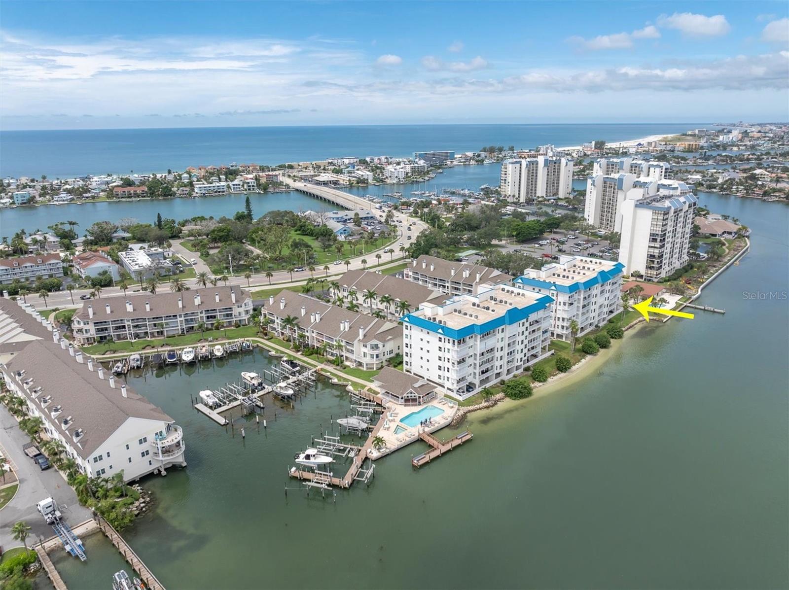 CAPTIVA CAY - Residential
