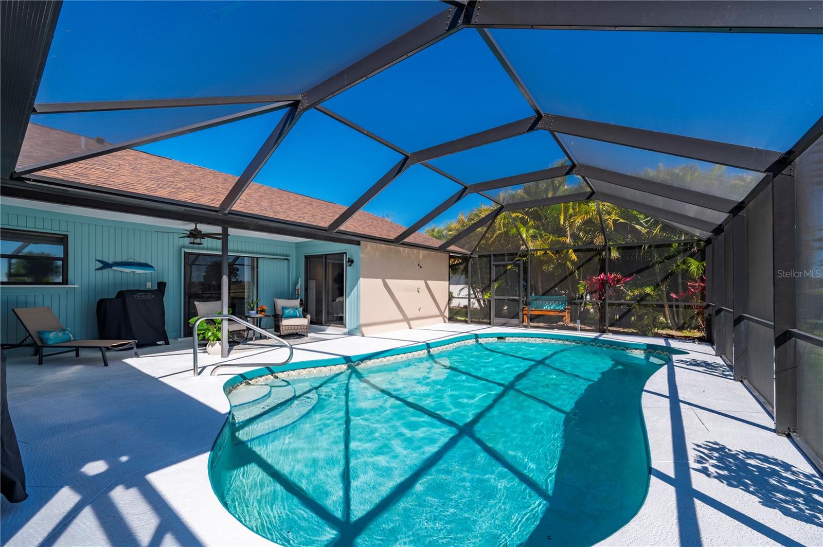 ROTONDA WEST PEBBLE BEACH - Residential