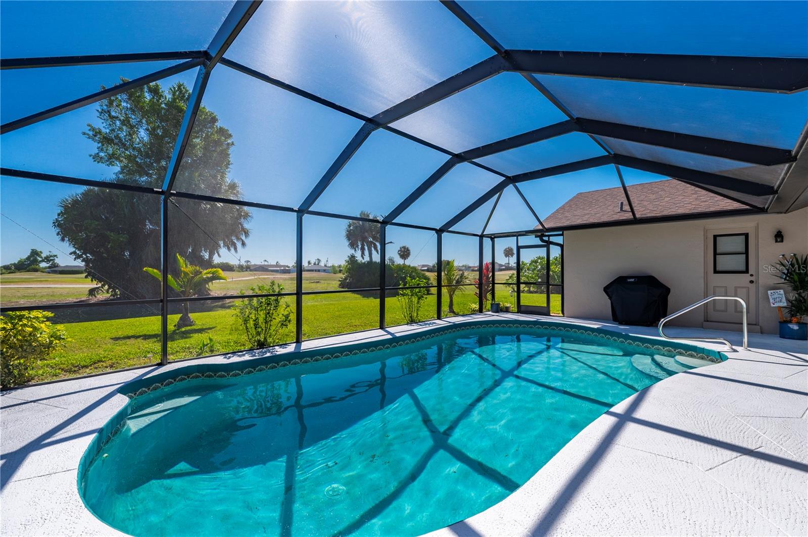 ROTONDA WEST PEBBLE BEACH - Residential