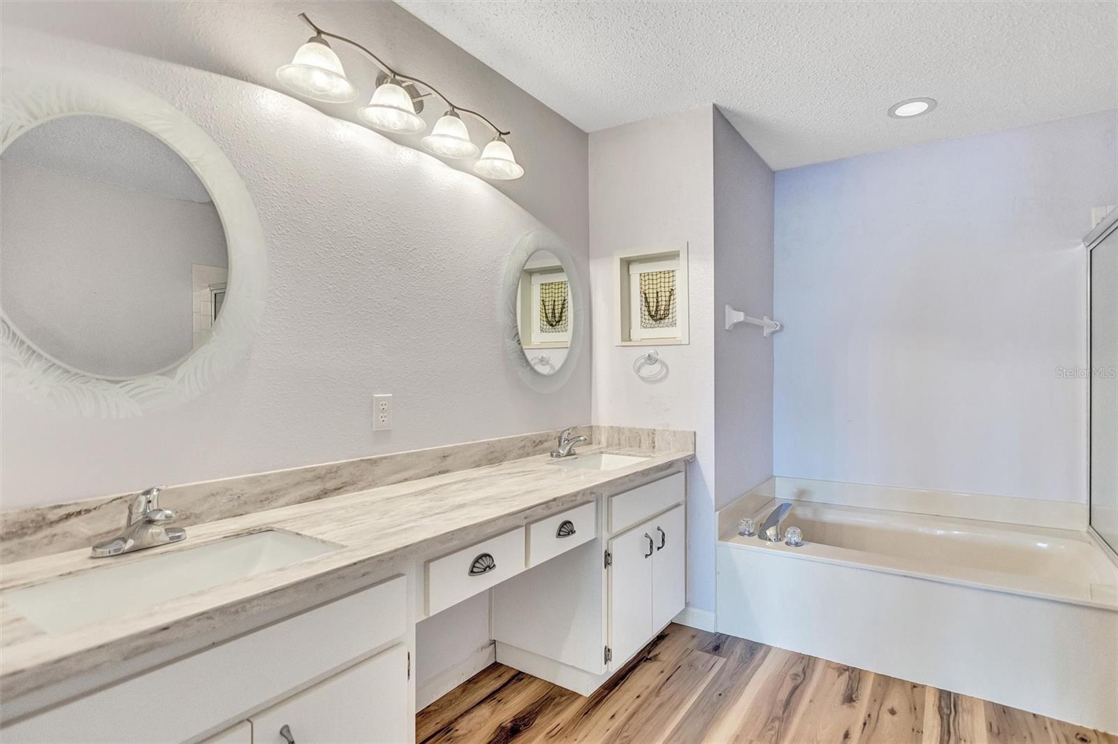 SOUTHAMPTON I CONDO - Residential