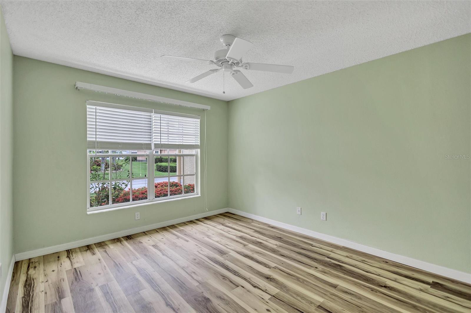 SOUTHAMPTON I CONDO - Residential