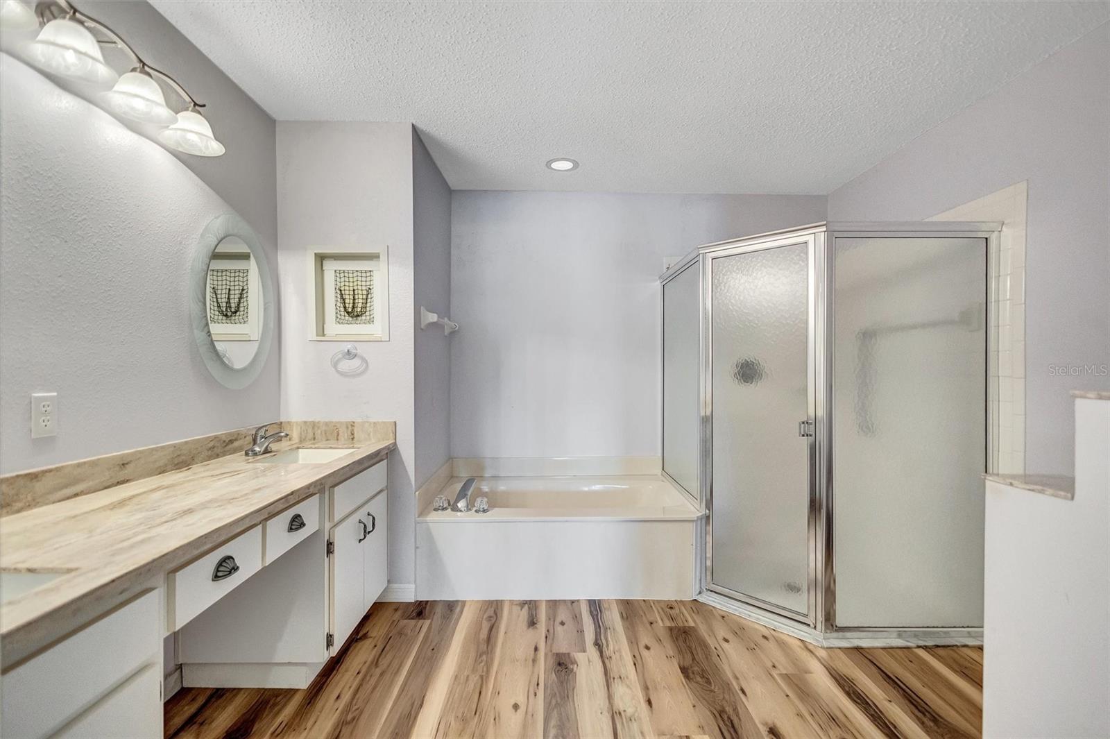 SOUTHAMPTON I CONDO - Residential