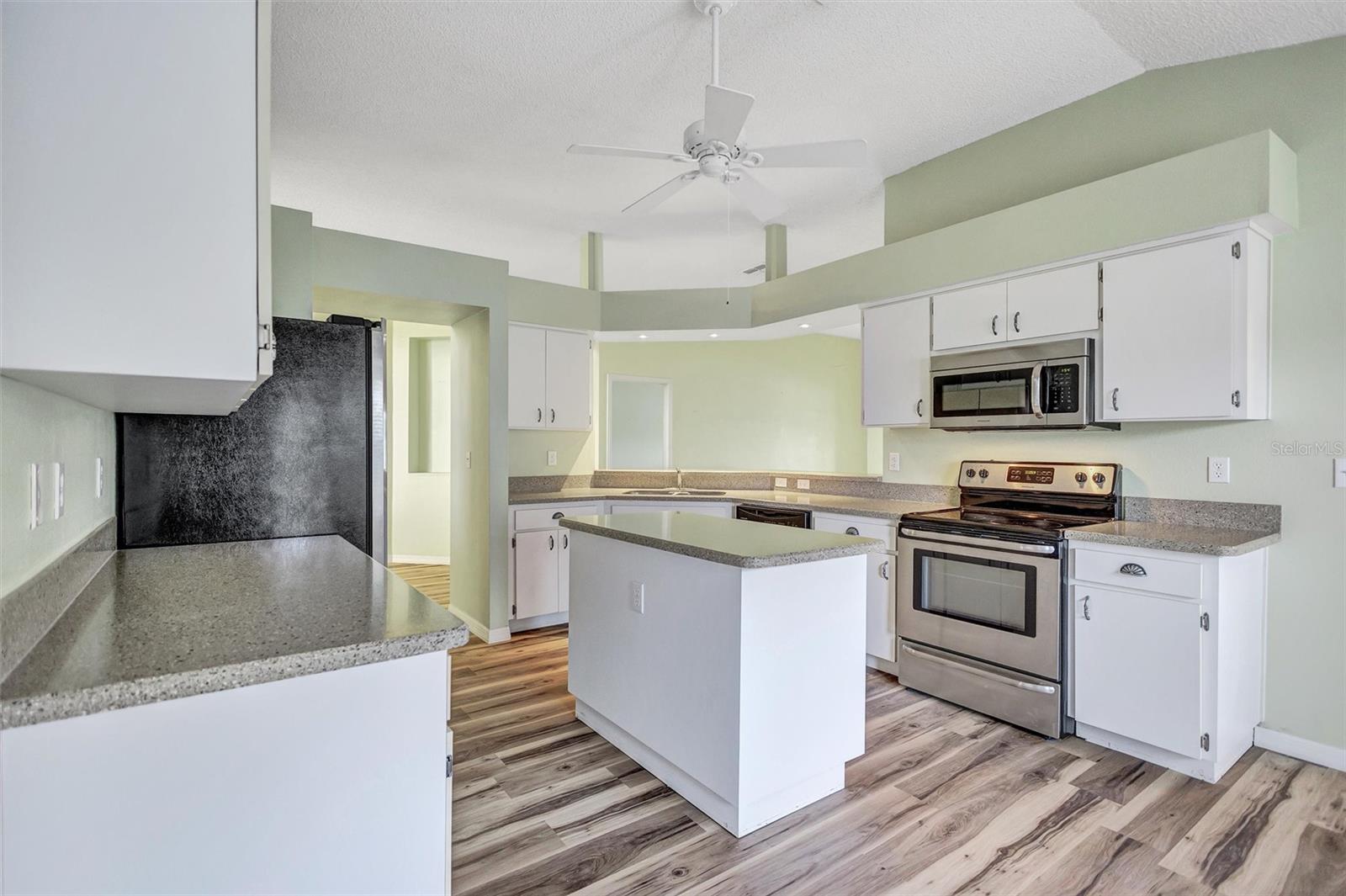 SOUTHAMPTON I CONDO - Residential