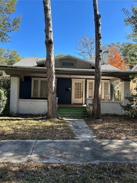 Photo of 119 NW 7th Terrace, Gainesville, FL 32601 (MLS # GC536446)