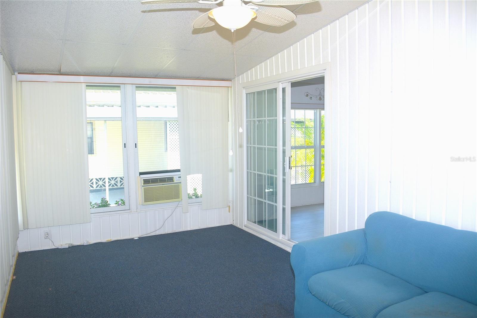 PALM LAKE ESTATES - Residential