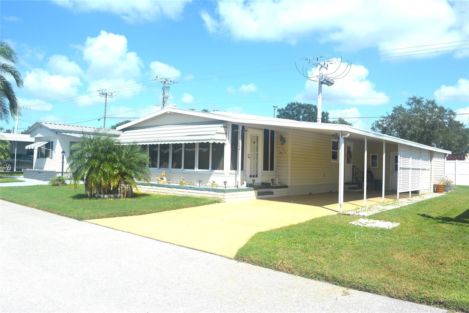 PALM LAKE ESTATES - Residential