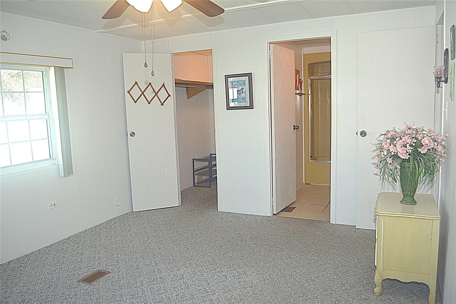 PALM LAKE ESTATES - Residential