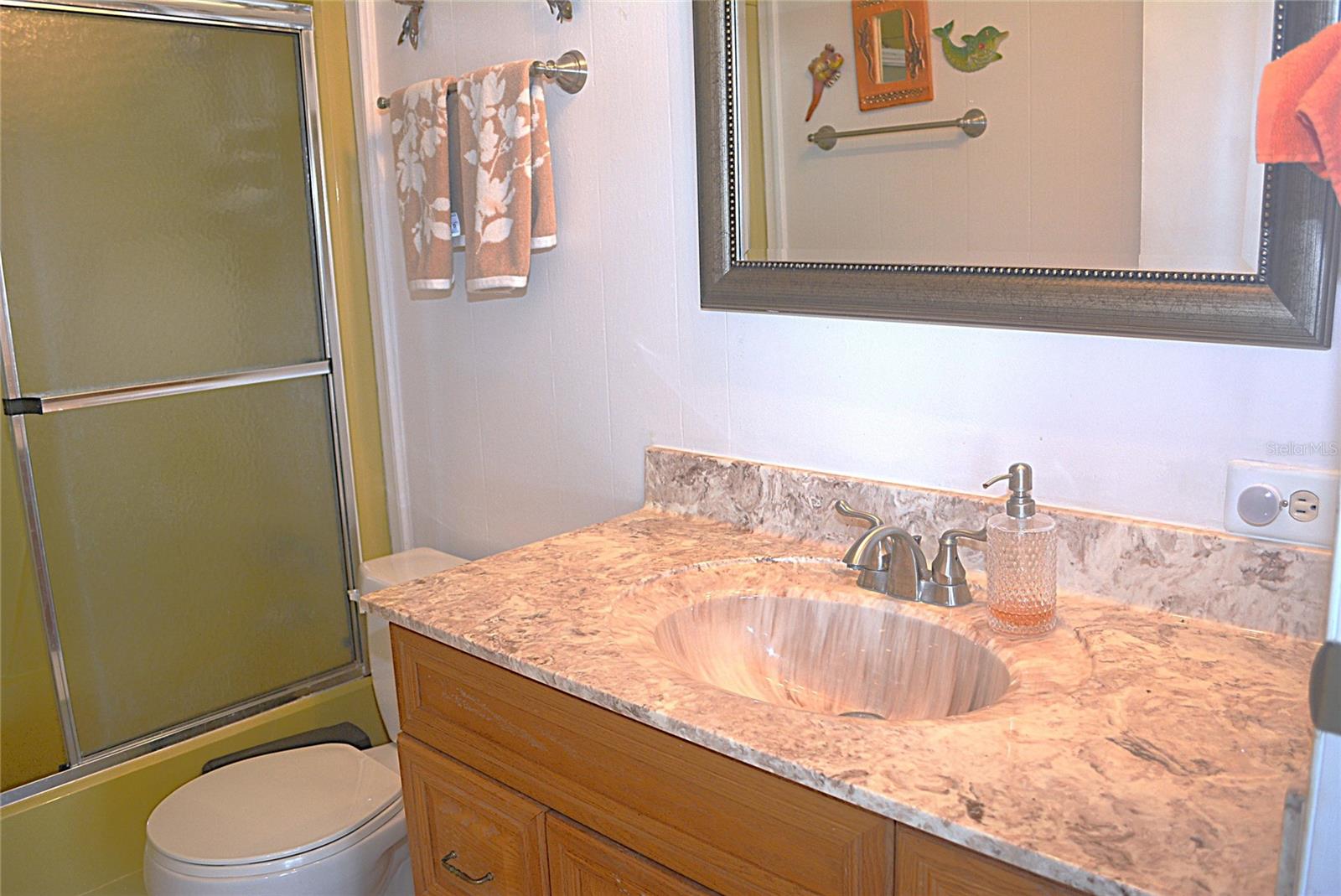 PALM LAKE ESTATES - Residential