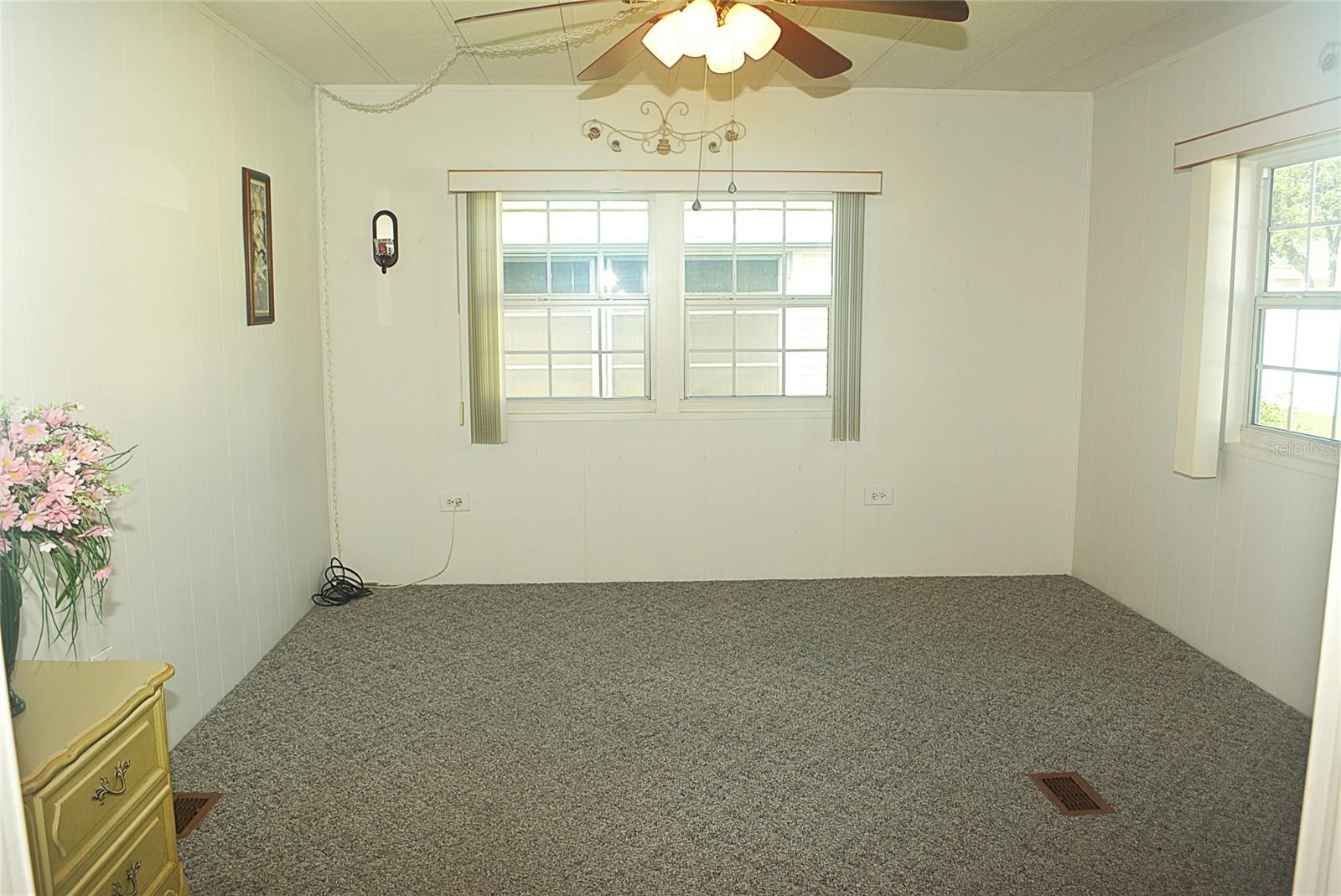 PALM LAKE ESTATES - Residential