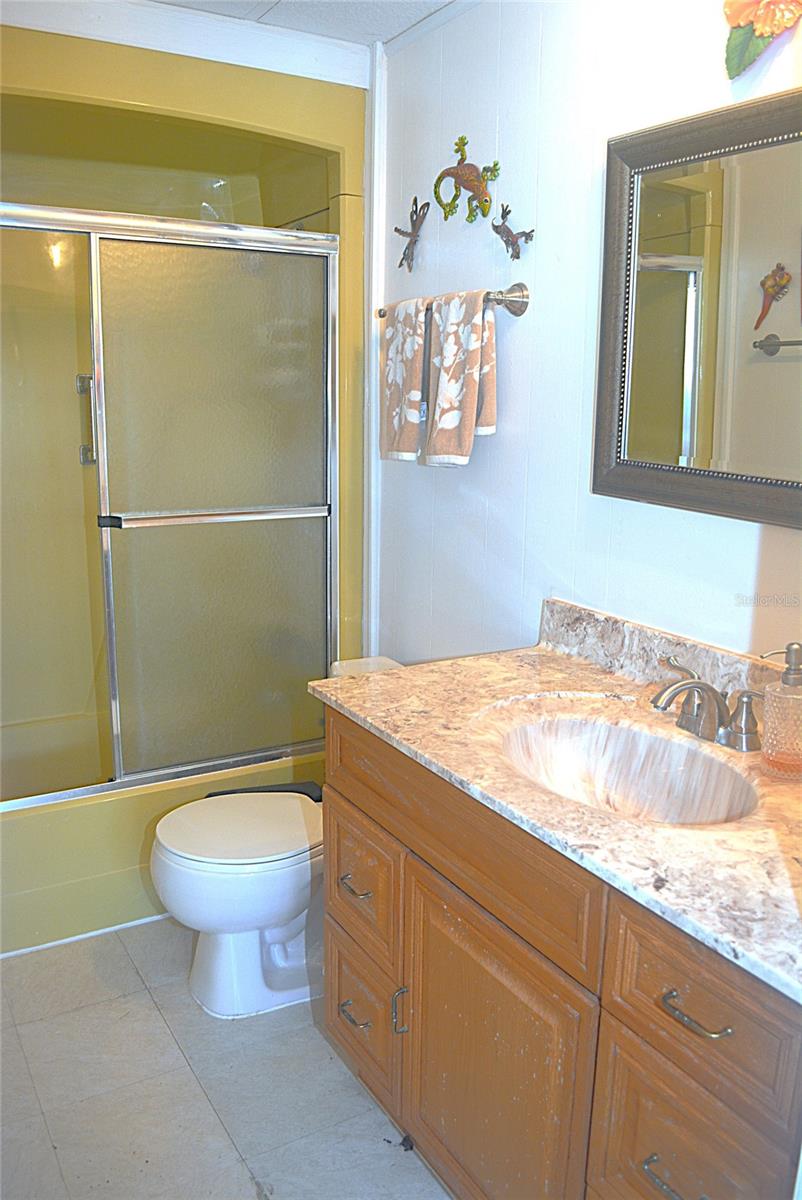 PALM LAKE ESTATES - Residential