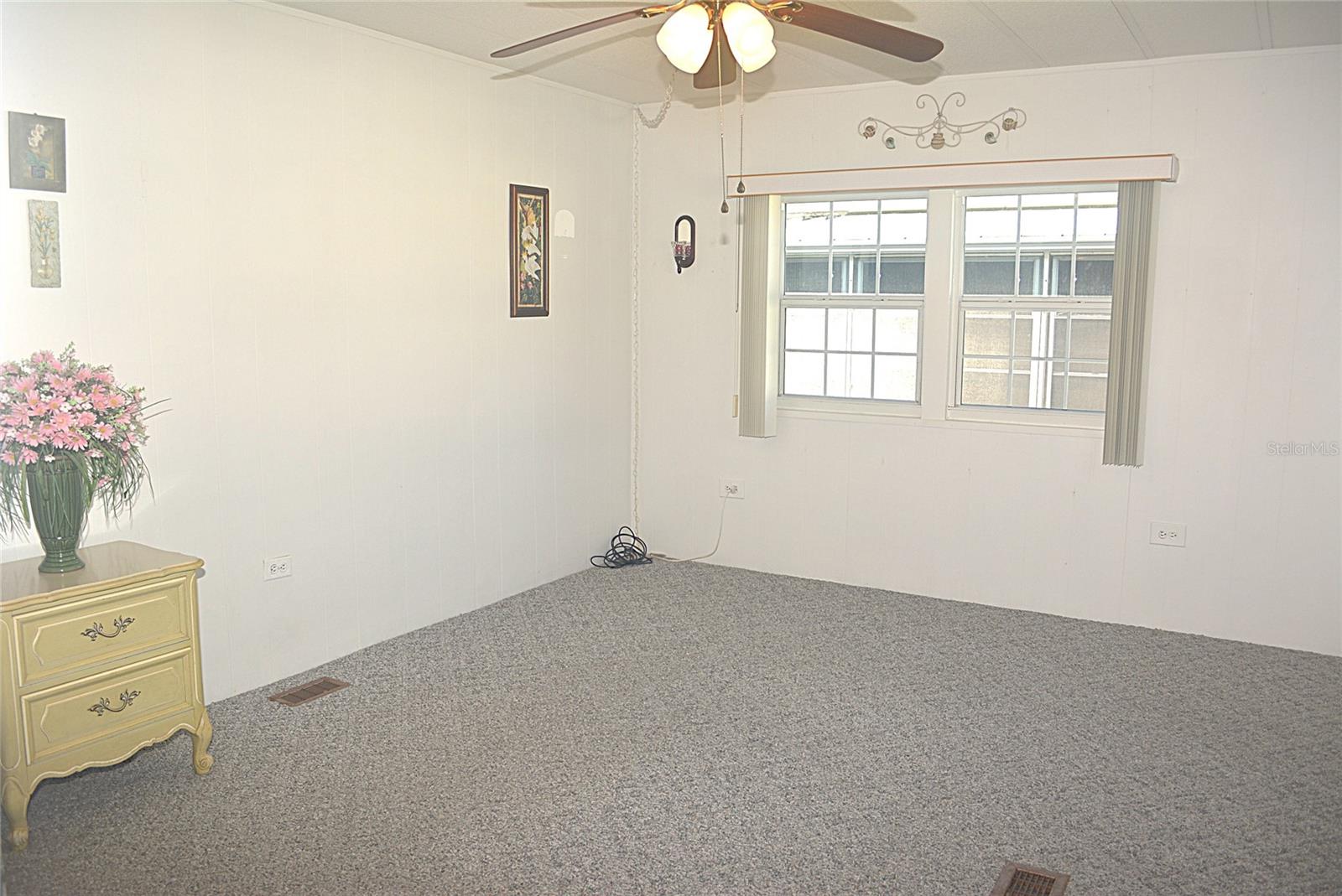 PALM LAKE ESTATES - Residential