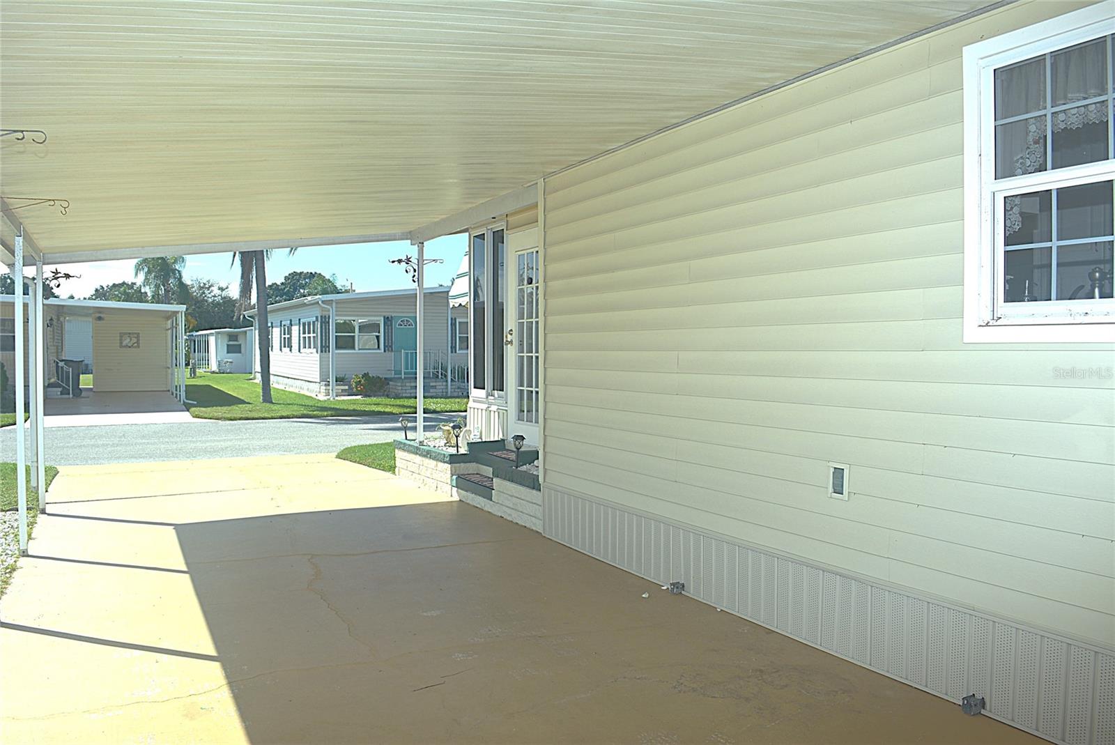 PALM LAKE ESTATES - Residential