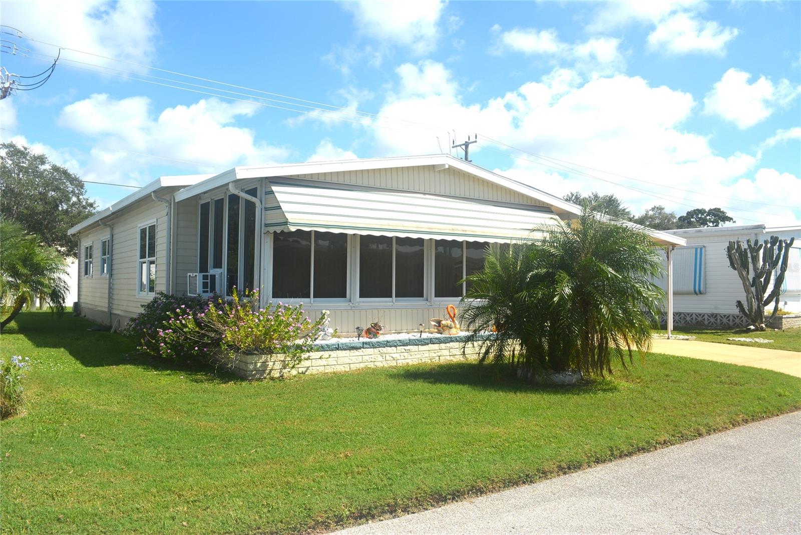 PALM LAKE ESTATES - Residential