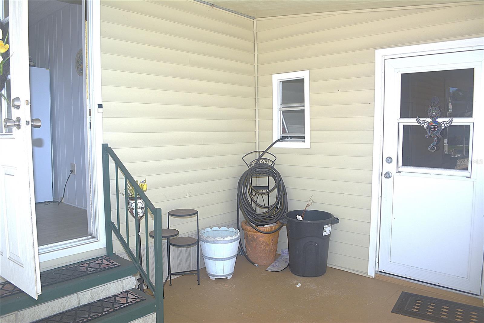 PALM LAKE ESTATES - Residential