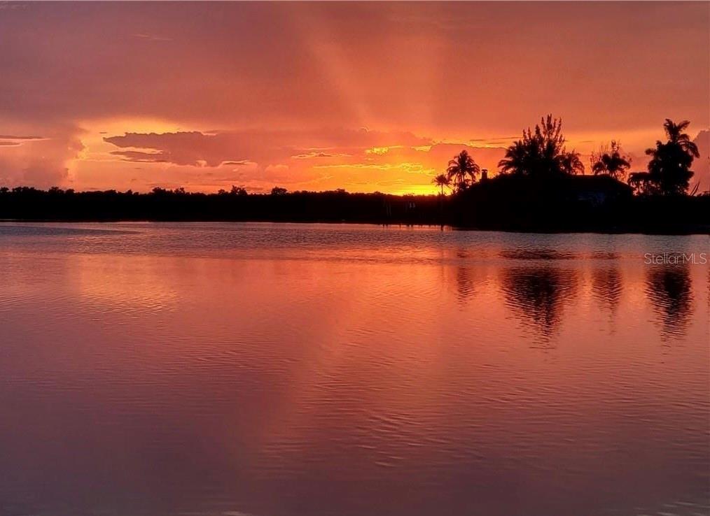 CAPE CORAL - Land