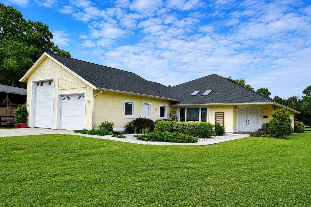 Photo of 6 Wintergreen Way, Ocala, FL 34482 (MLS # OM726286)