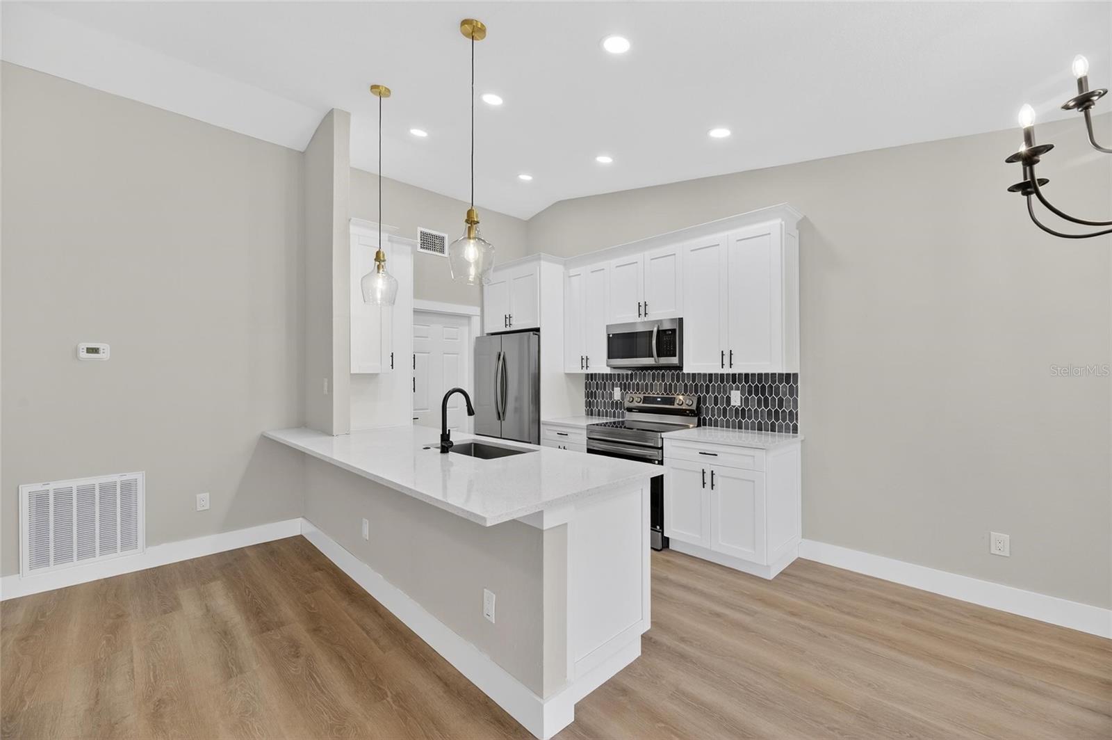 LAKEVIEW VILLAGE SEC J - Residential