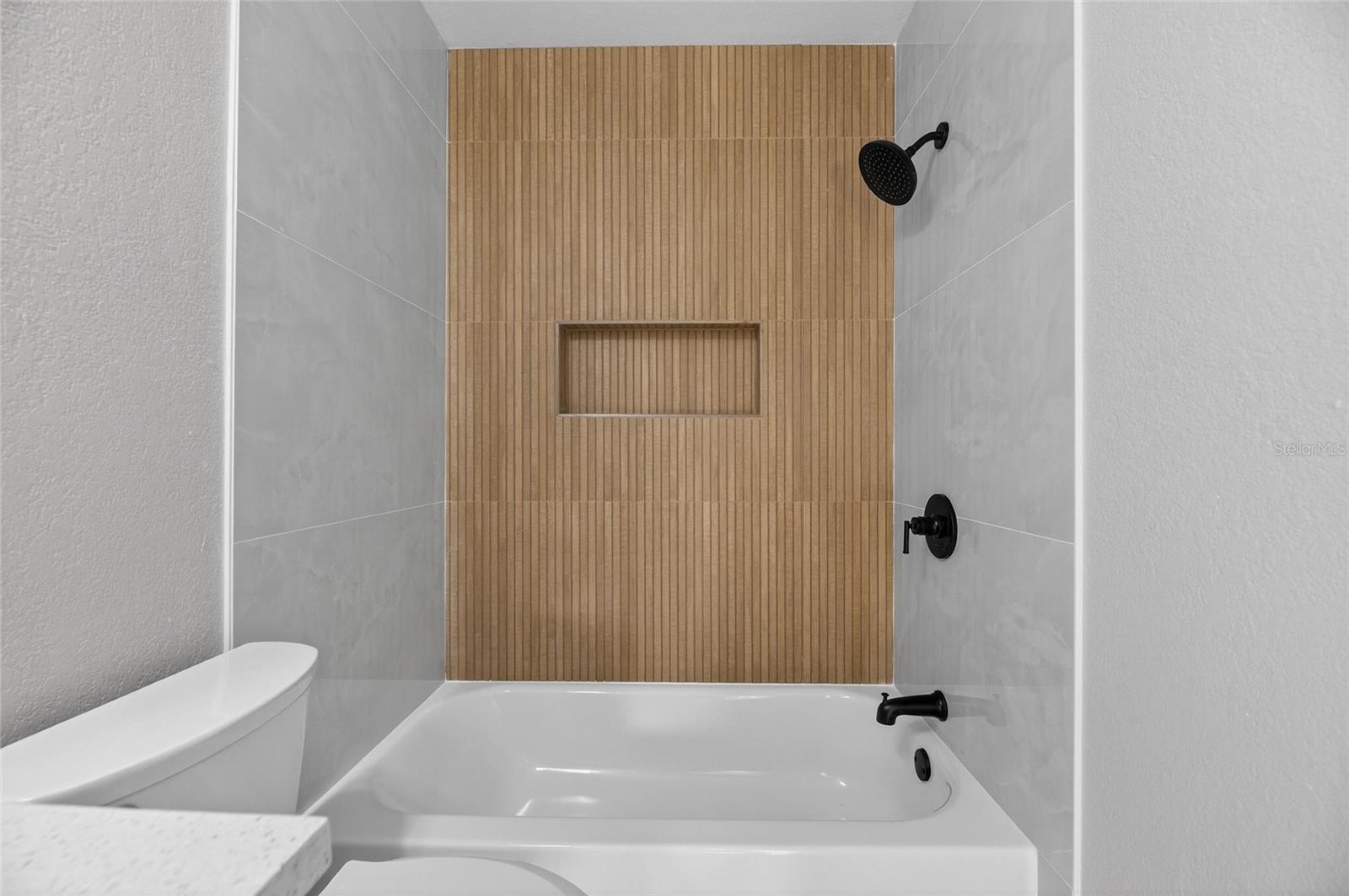 LAKEVIEW VILLAGE SEC J - Residential