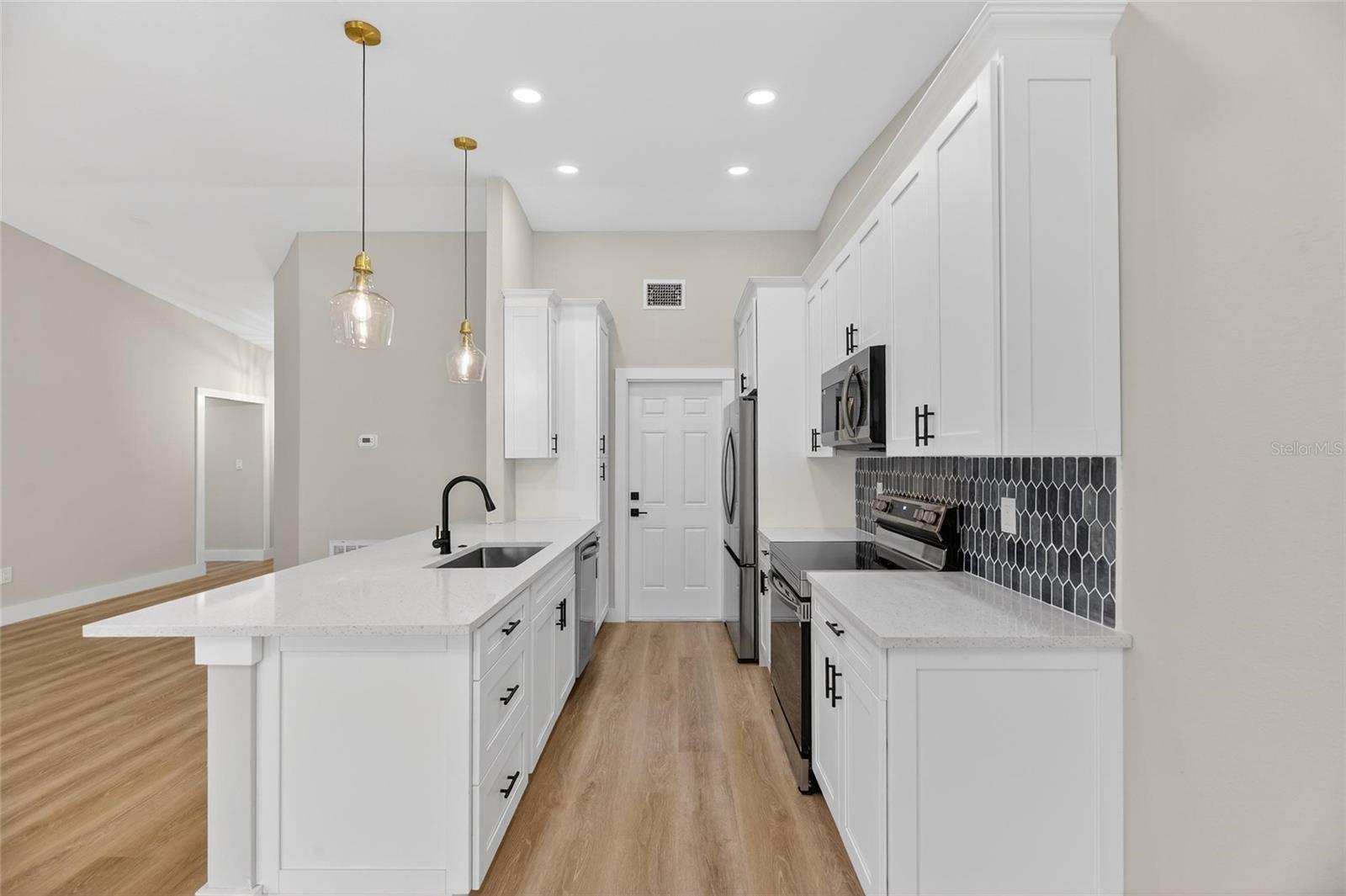 LAKEVIEW VILLAGE SEC J - Residential