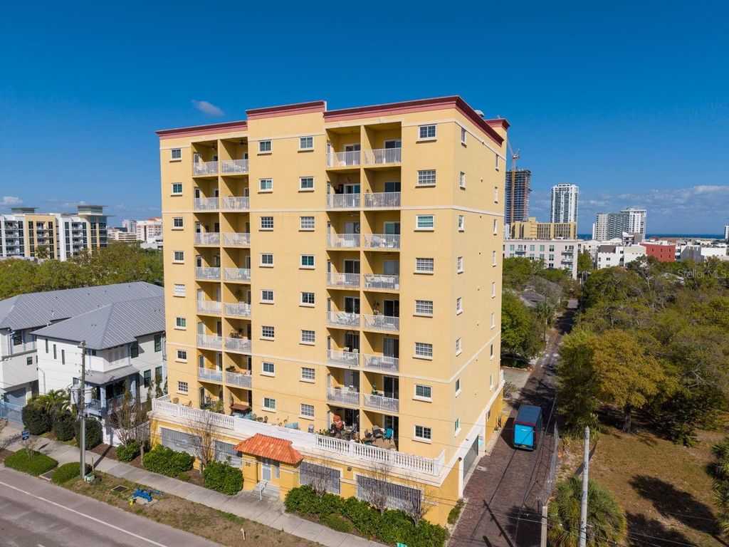 Photo of 316 8th Street S #402, St Petersburg, FL 33701 (MLS # TB8484666)