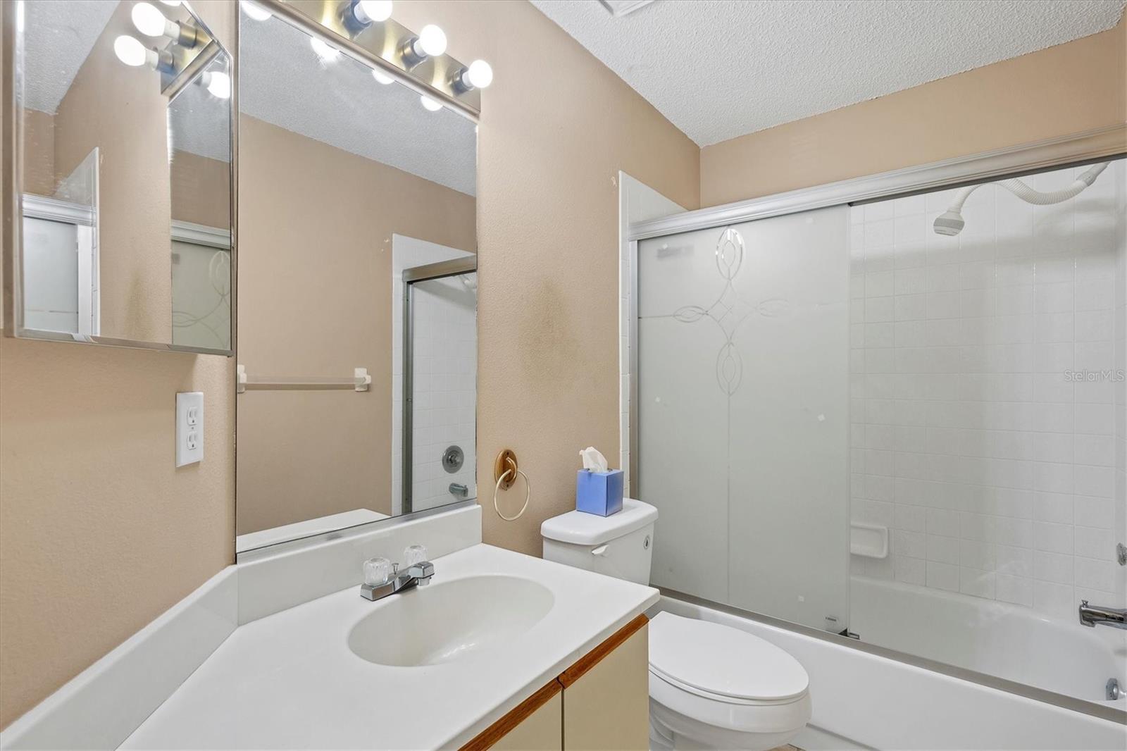 SARAPALMS - Residential