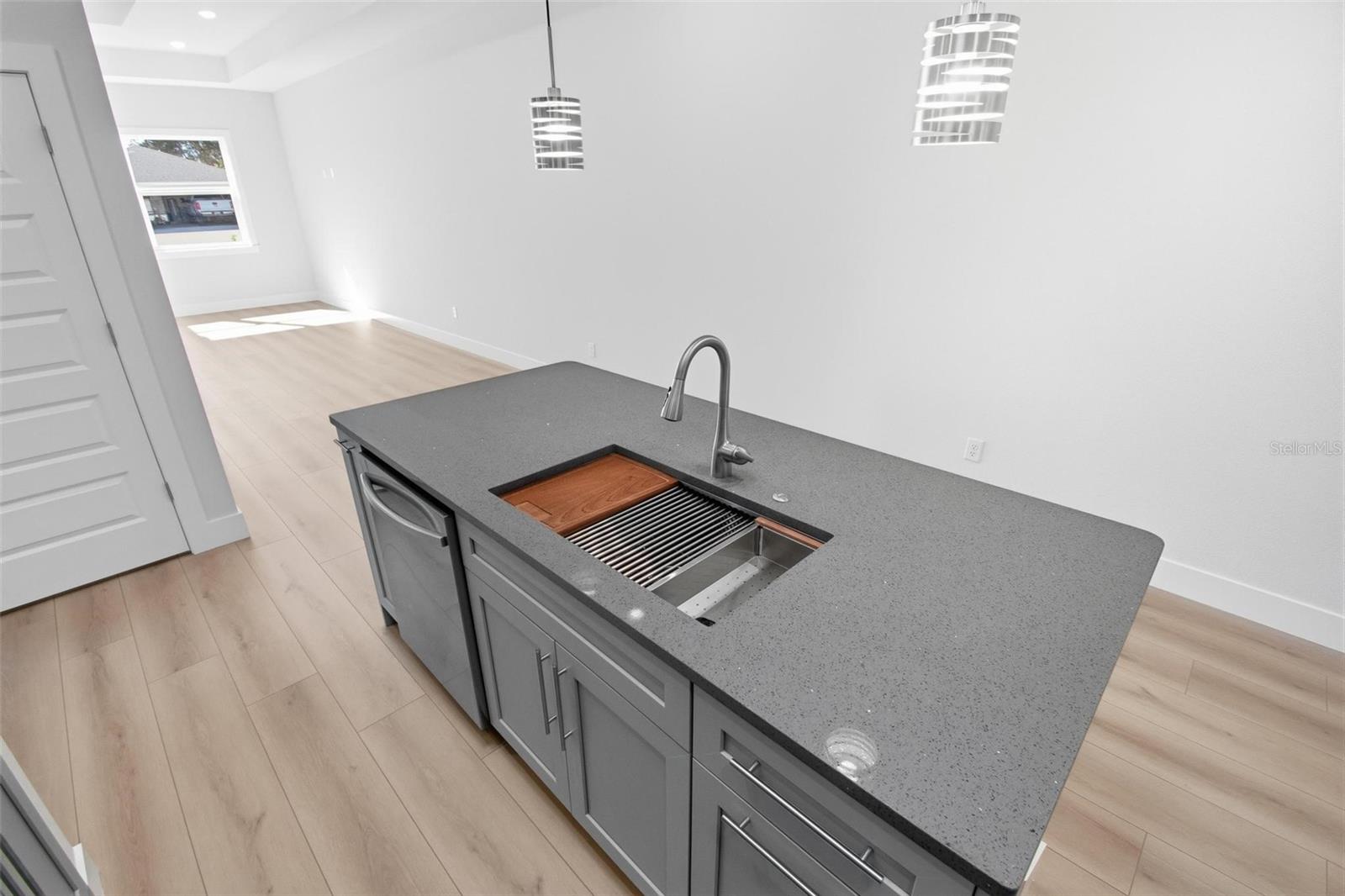 04 FAIRWAYS - Residential Lease