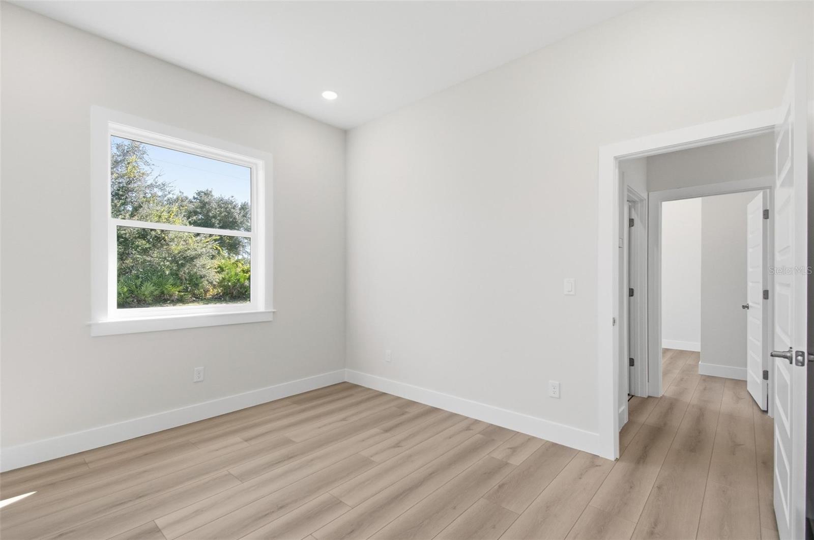 04 FAIRWAYS - Residential Lease