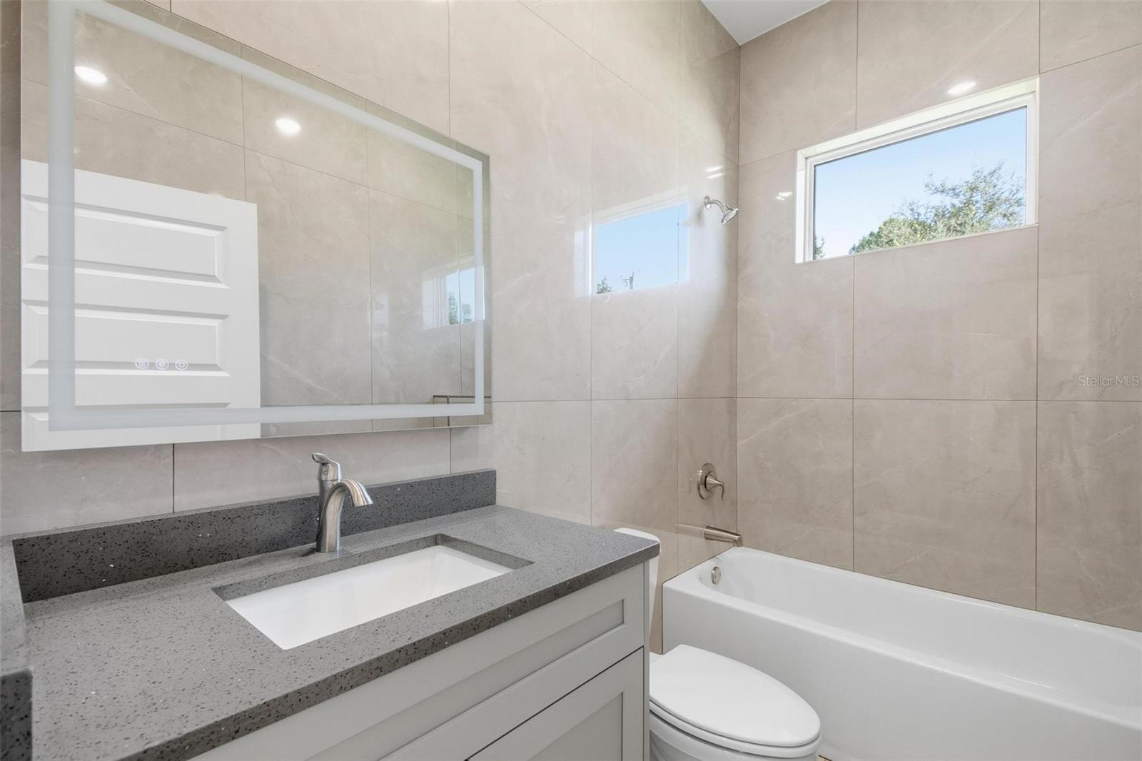 04 FAIRWAYS - Residential Lease