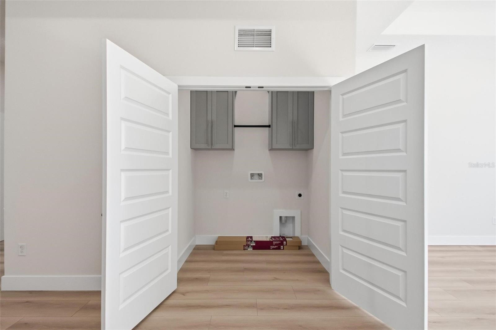 04 FAIRWAYS - Residential Lease