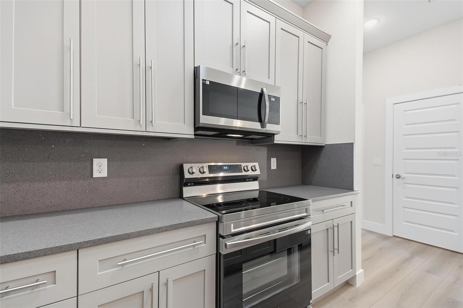 04 FAIRWAYS - Residential Lease