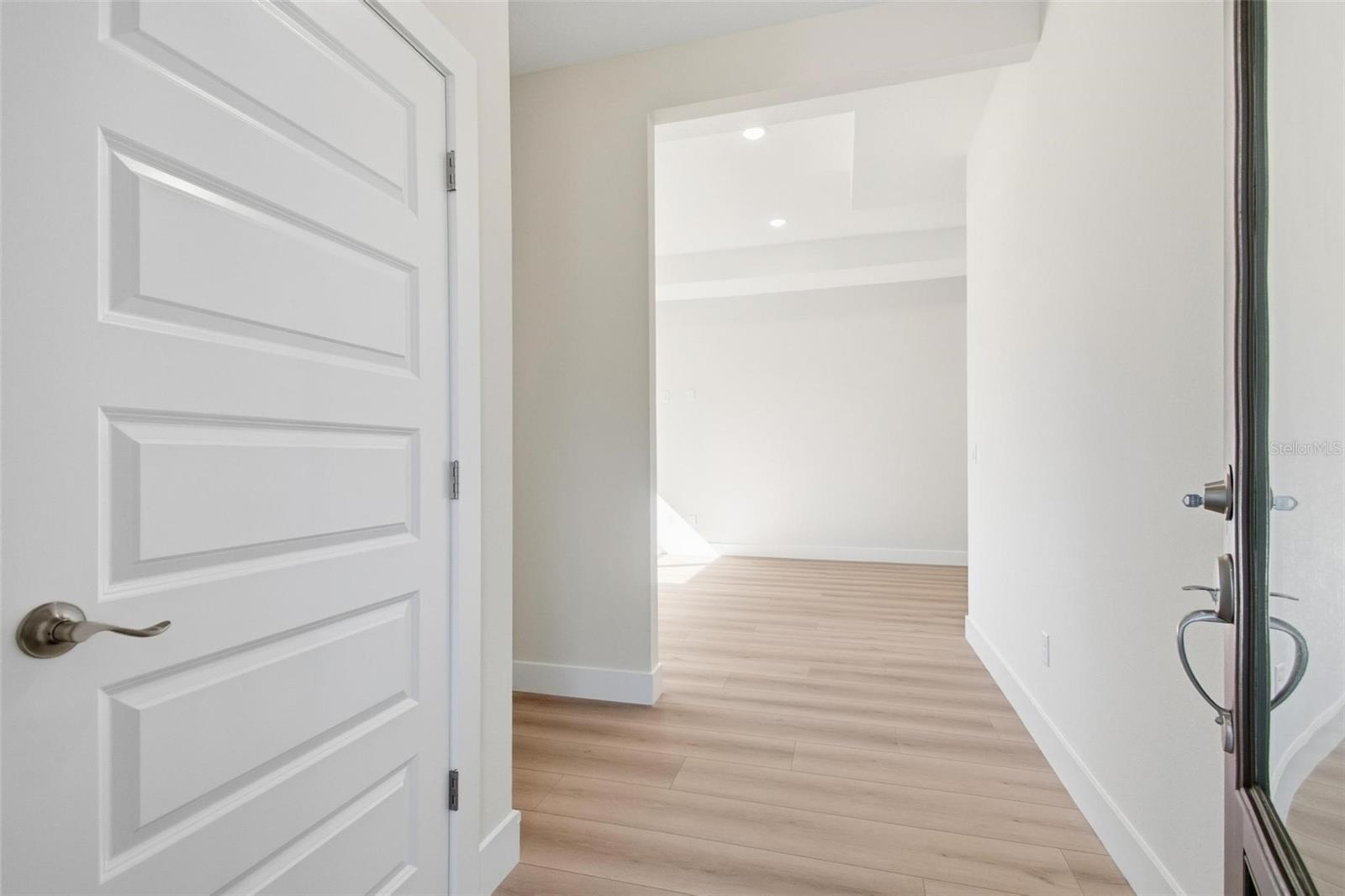 04 FAIRWAYS - Residential Lease