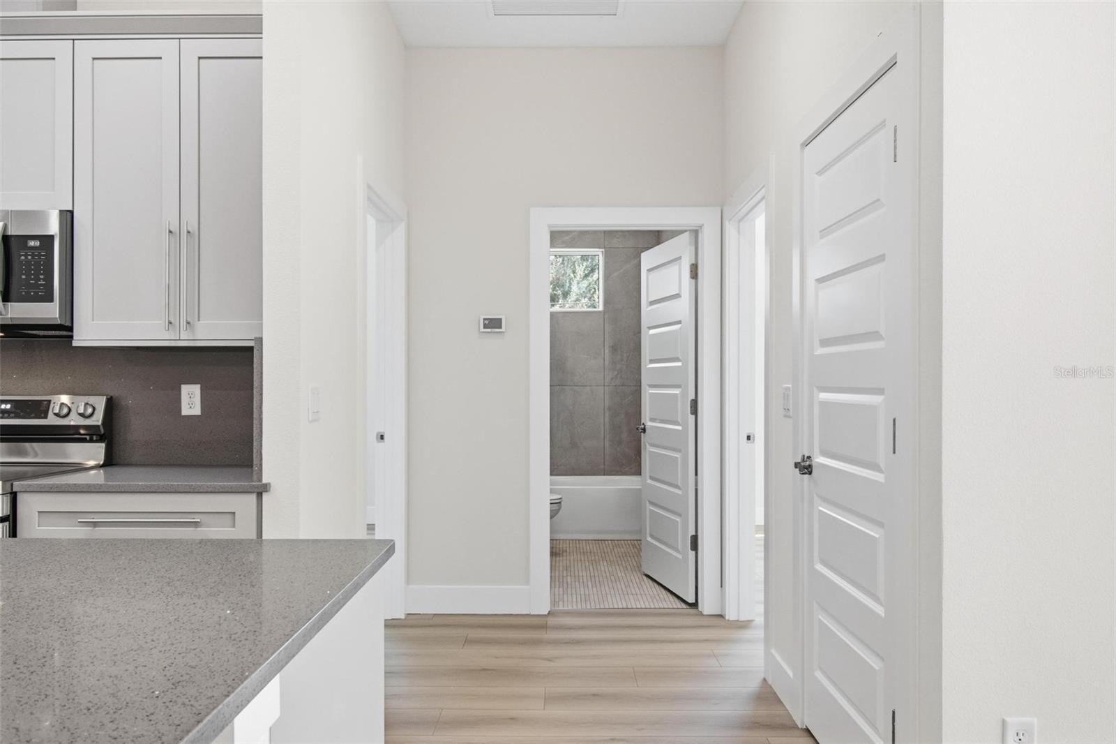 04 FAIRWAYS - Residential Lease