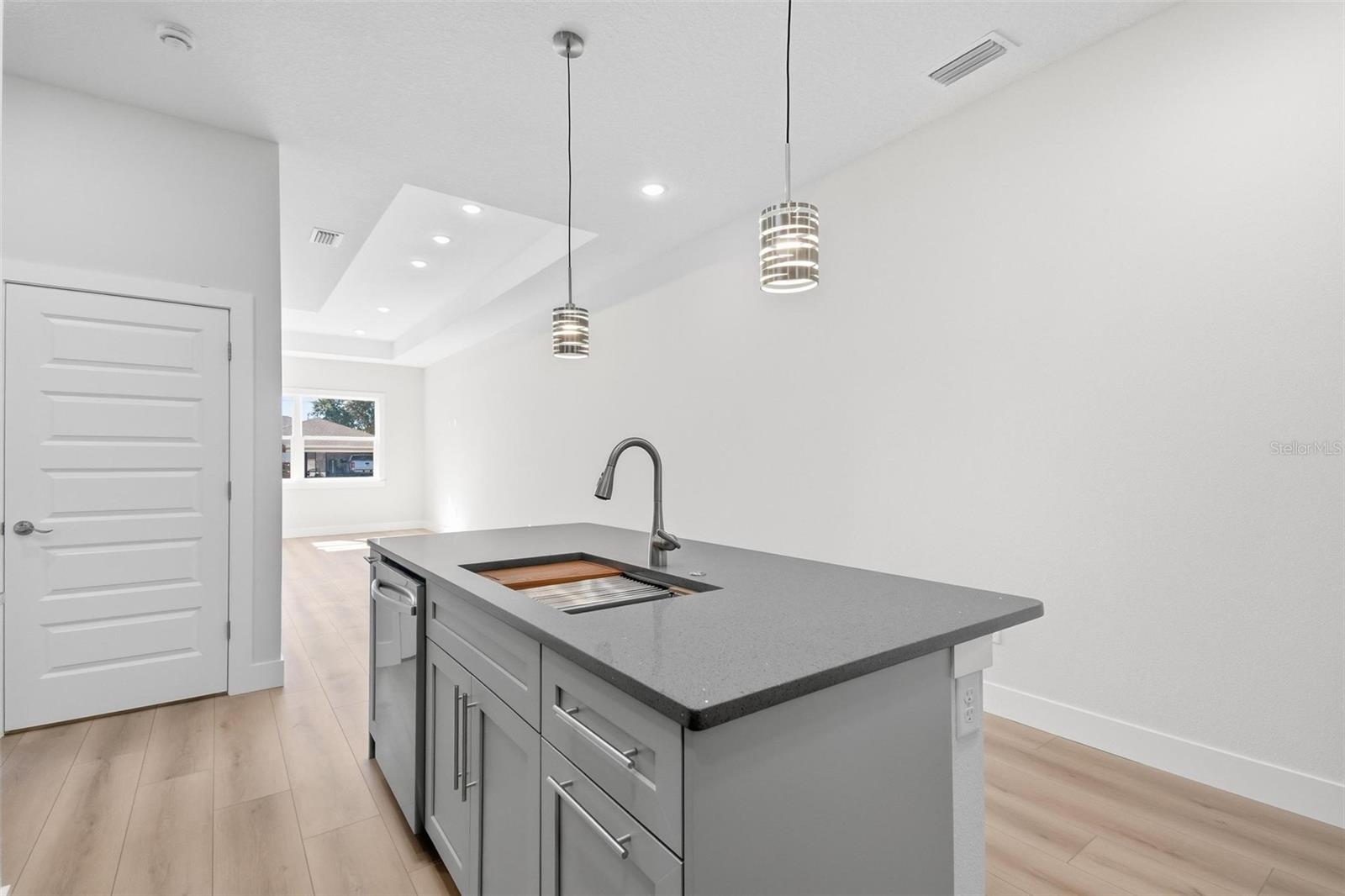 04 FAIRWAYS - Residential Lease