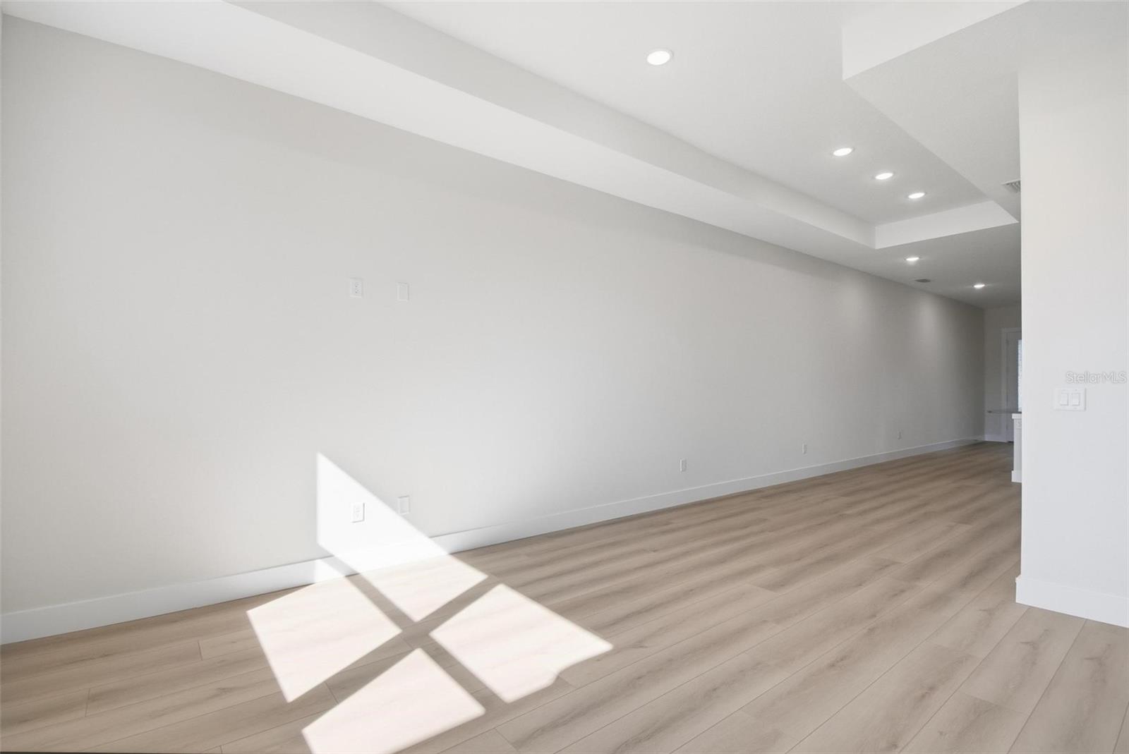 04 FAIRWAYS - Residential Lease