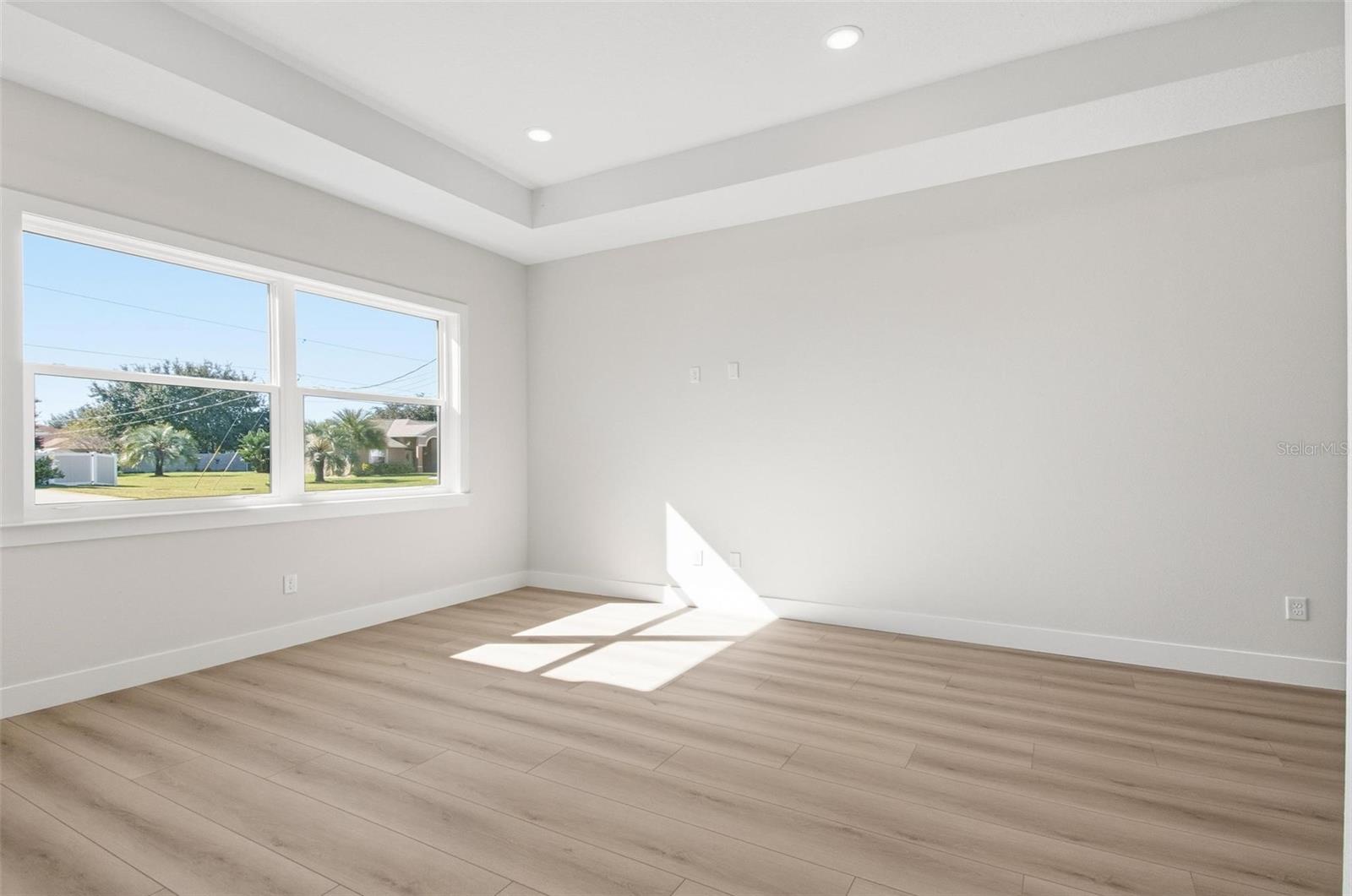 04 FAIRWAYS - Residential Lease