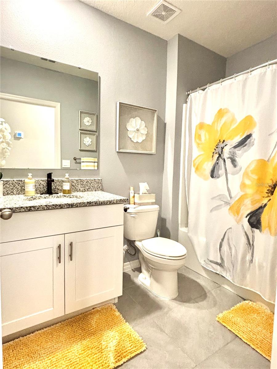 VICTORIA OAKS PH C - Residential