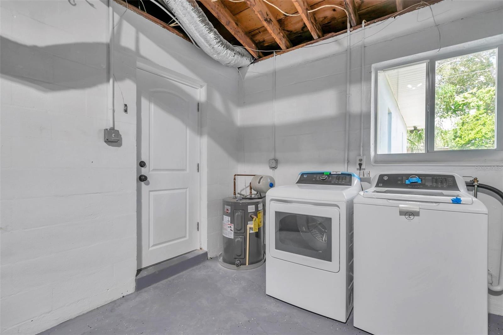 DUNEDIN ISLES ESTATES 1ST ADD - Residential