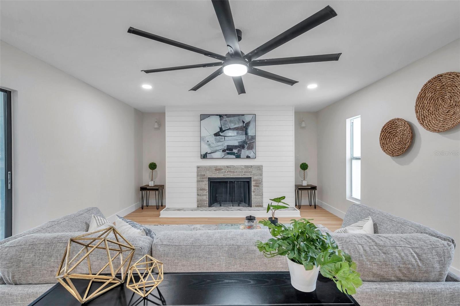 DUNEDIN ISLES ESTATES 1ST ADD - Residential