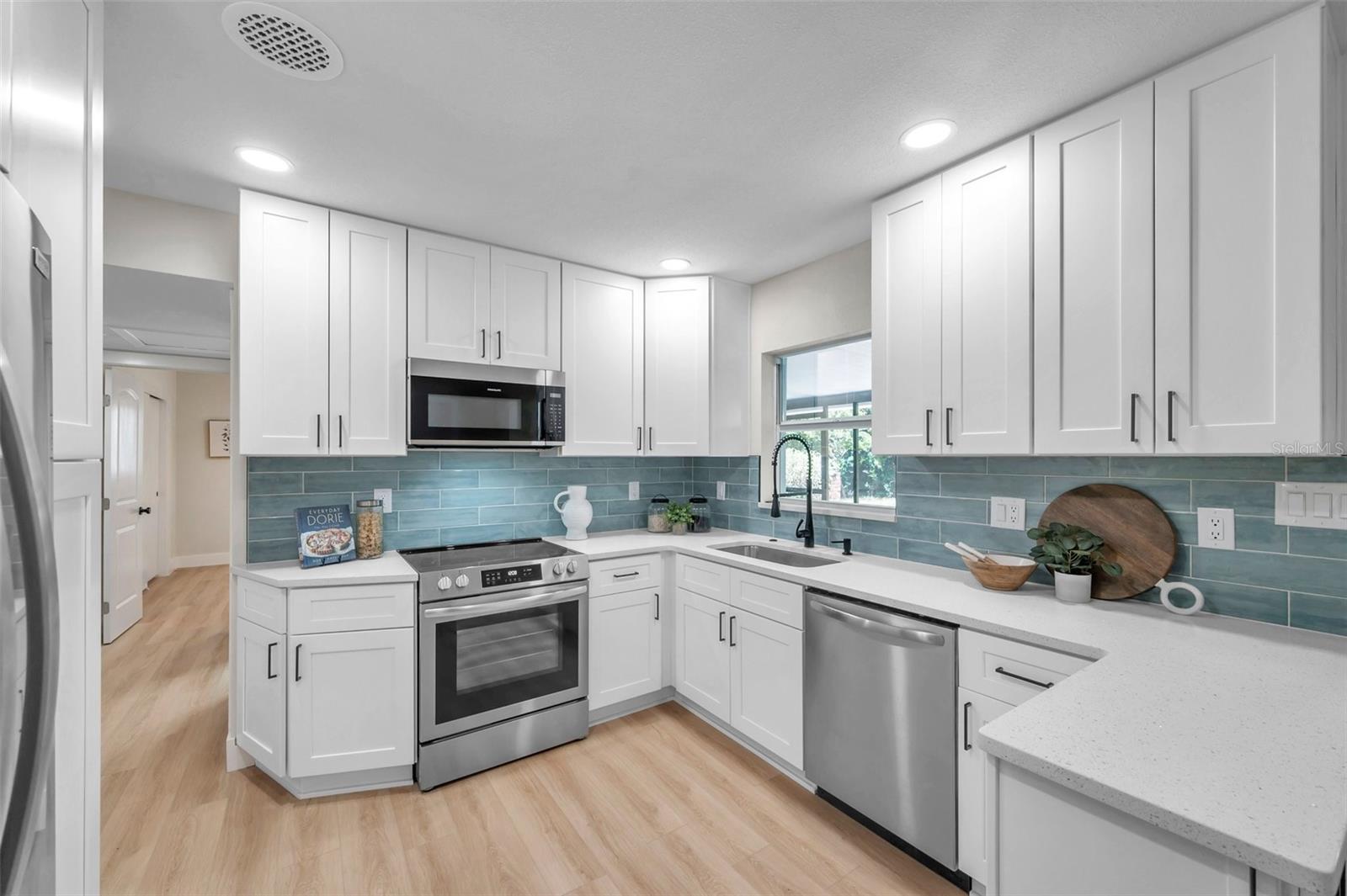 DUNEDIN ISLES ESTATES 1ST ADD - Residential