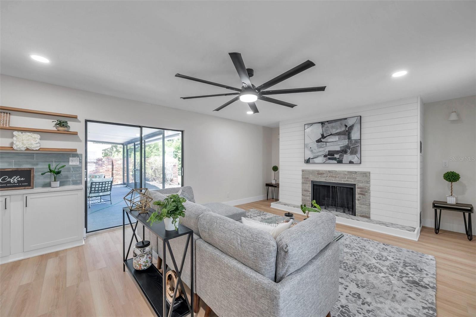 DUNEDIN ISLES ESTATES 1ST ADD - Residential