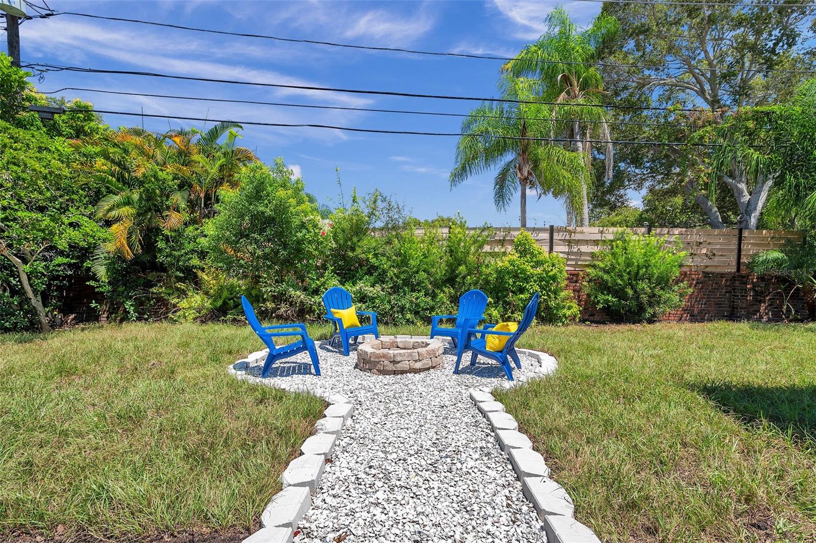 DUNEDIN ISLES ESTATES 1ST ADD - Residential