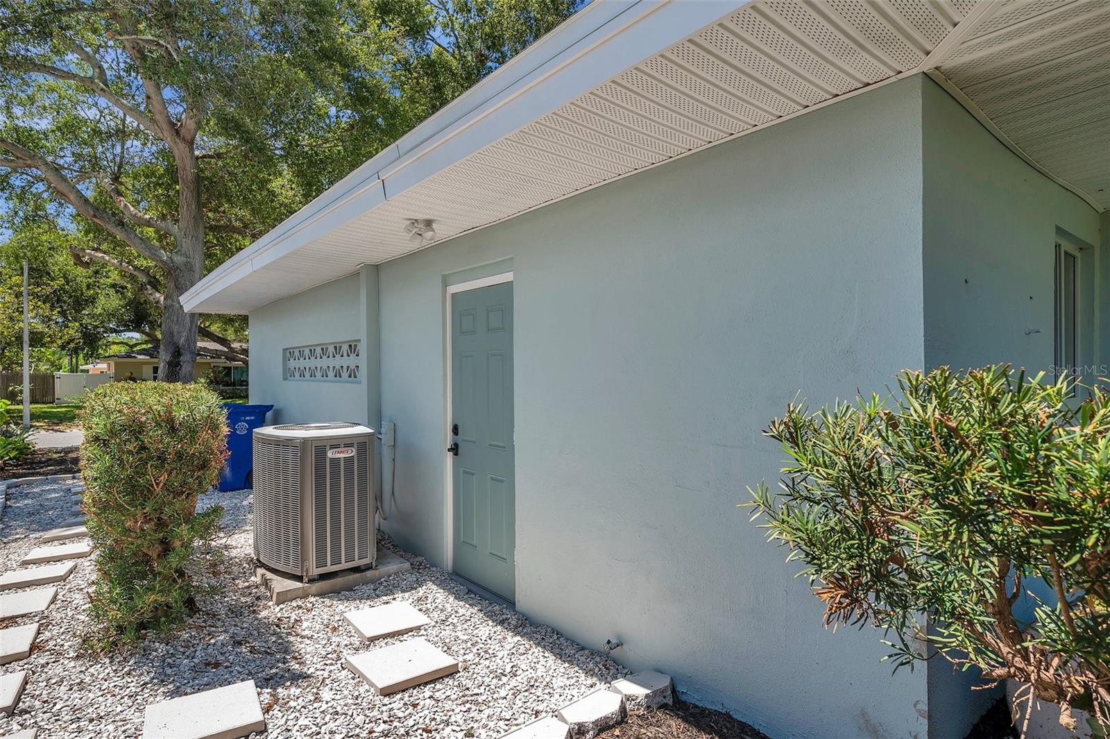 DUNEDIN ISLES ESTATES 1ST ADD - Residential