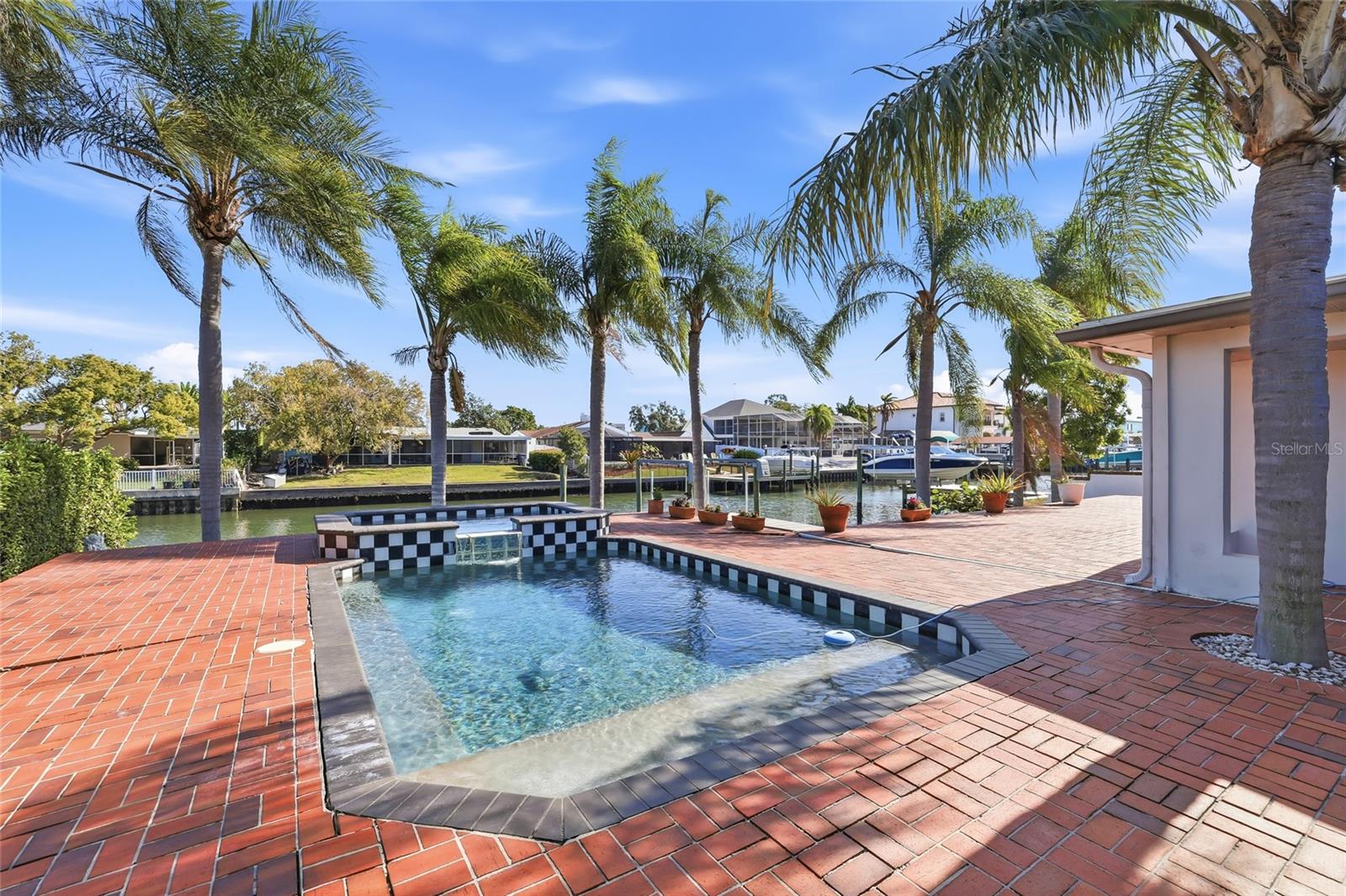 3927 VERSAILLES DRIVE