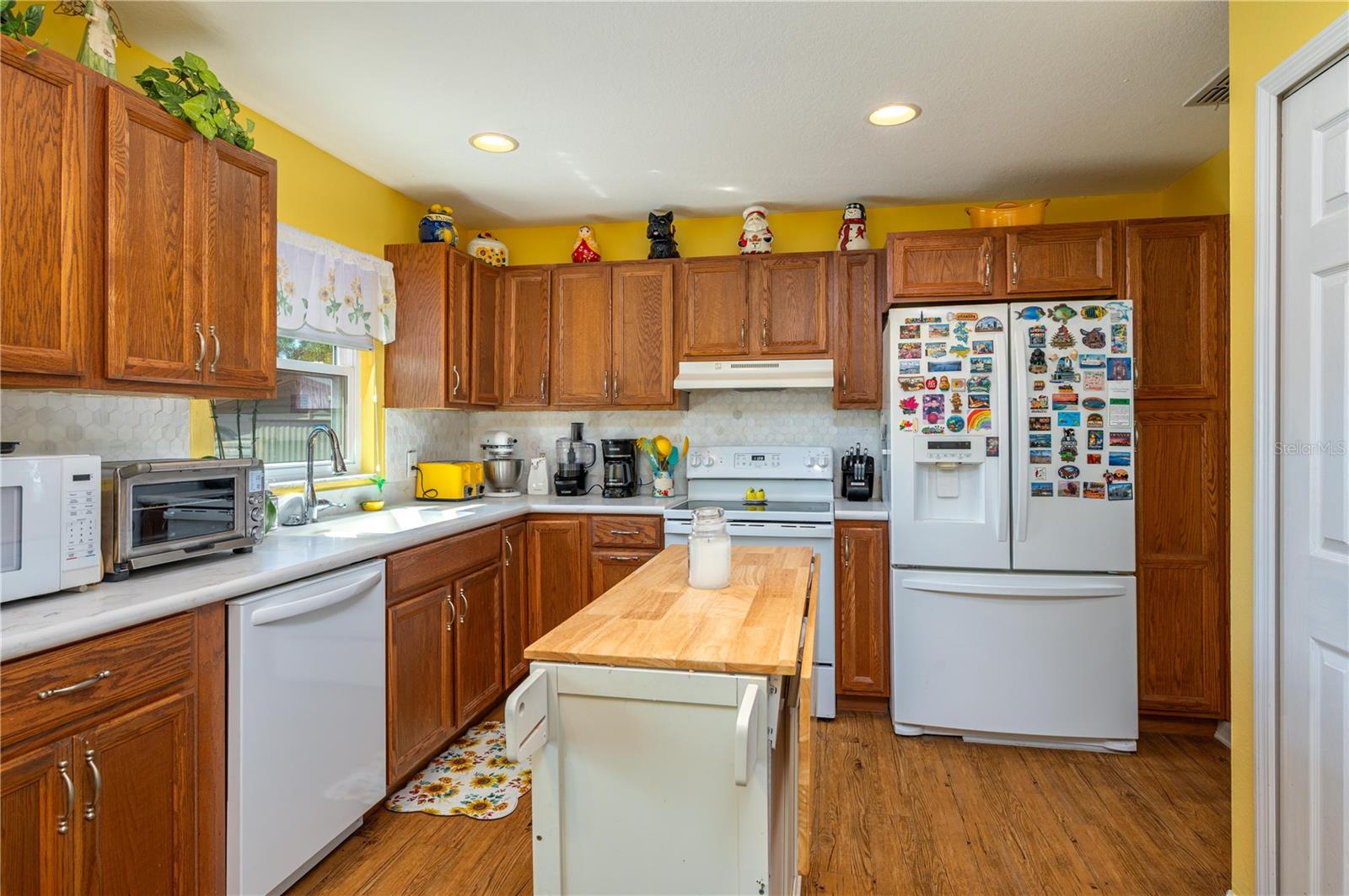 CHALET ESTATES - Residential