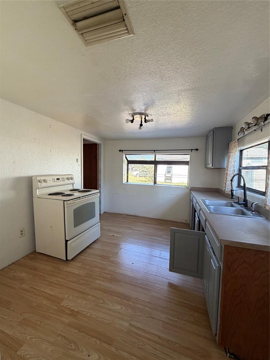 DIXIE HOME SITES - Residential